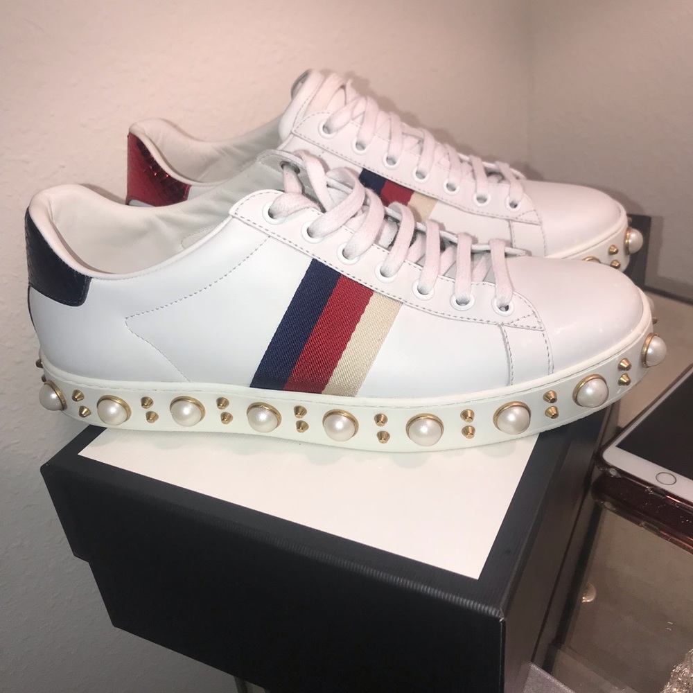 GUCCI ACE STUDDED LOW-TOP SNEAKERS